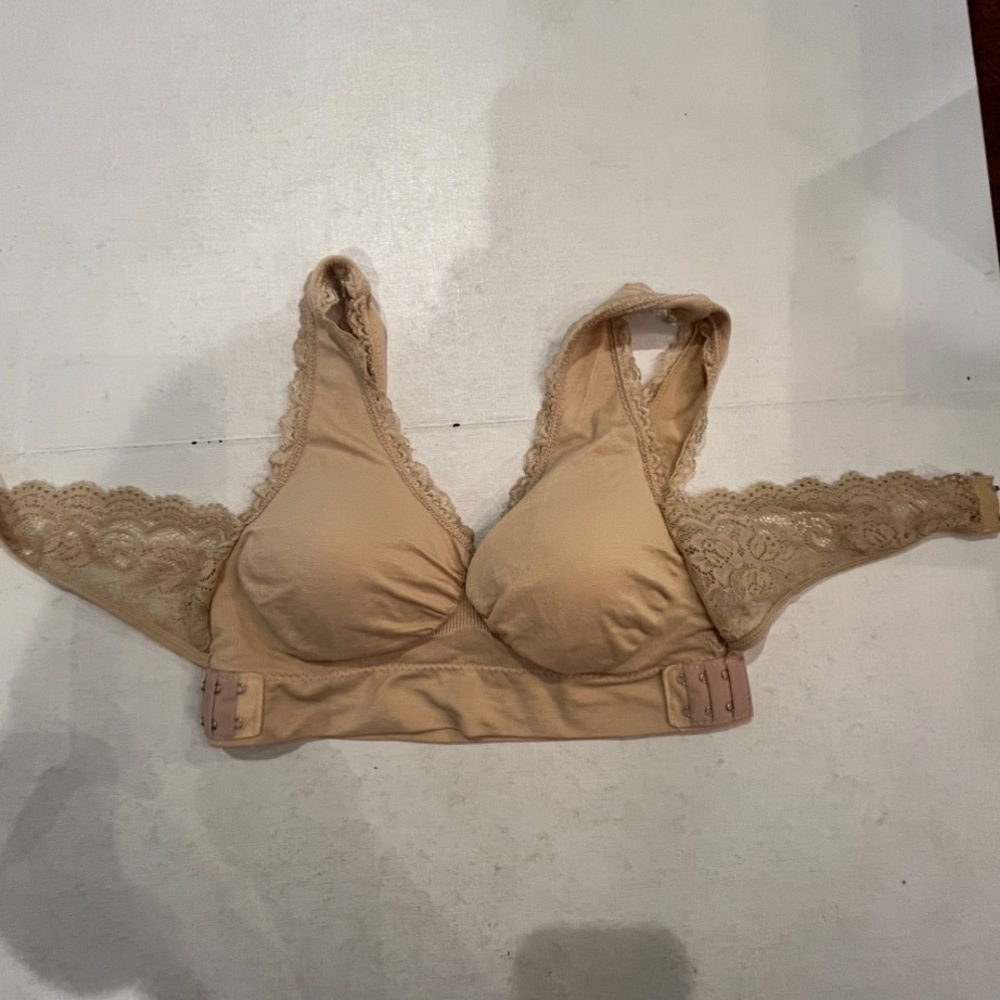 Nude/ beige lace strap adjustable pushup bralette. EUC! - Picture 2 of 5